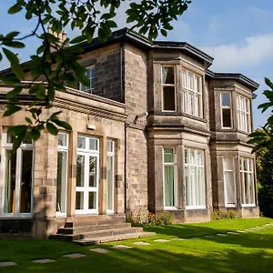 4* Hotel Halifax Hall